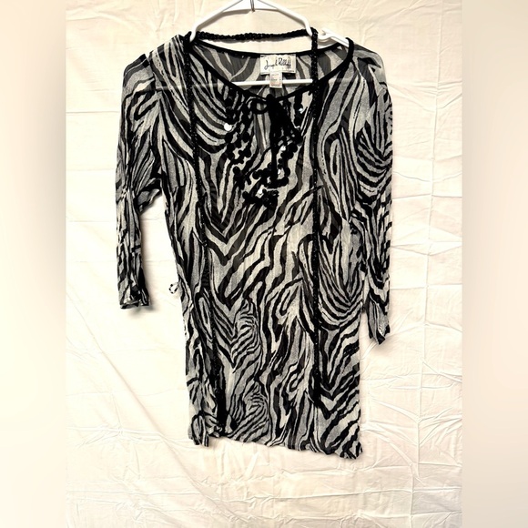 Joseph Ribkoff size 6 Casual dress black and white with black belt lightweight - Picture 1 of 2